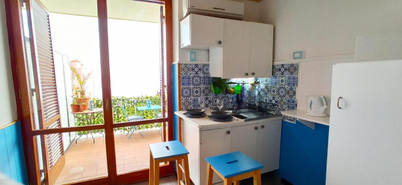 "Sea-See" Studio Taormina Center - Bellissima Vista Mare - Corner Kitchen Exterior foto